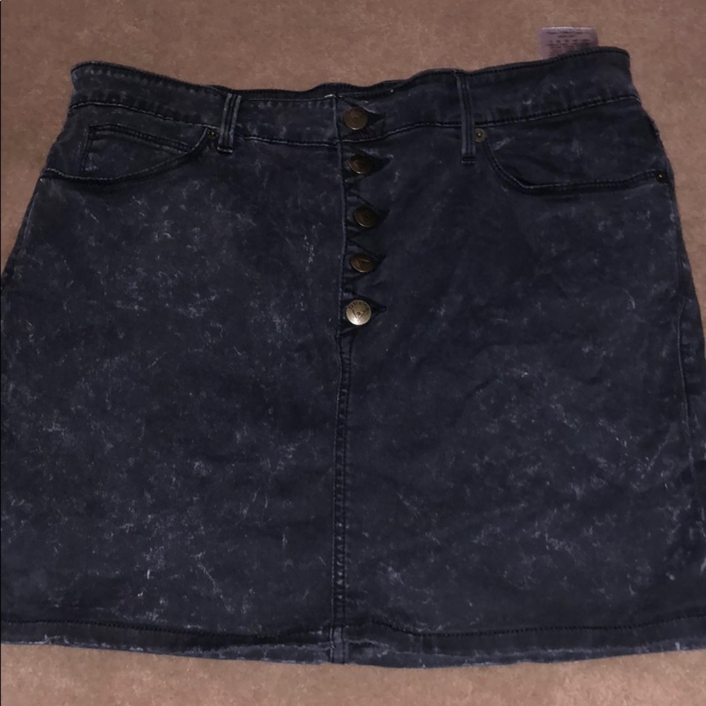 Black Guess Jean Skirt